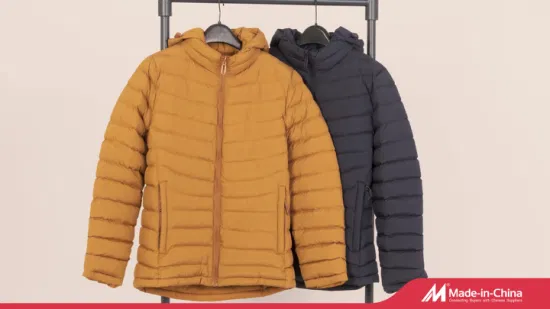 Los hombres encapuchados acolchados modificados para requisitos particulares del logotipo rellenaron la chaqueta de la capa del globo del invierno